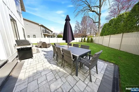 66 Knollwood Drive Paramus NJ 07652