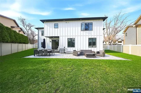 66 Knollwood Drive Paramus NJ 07652