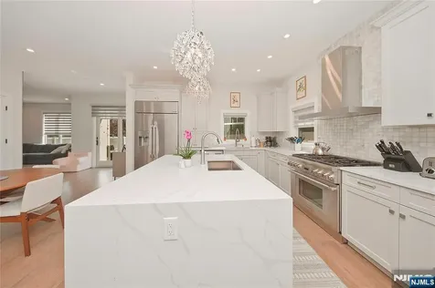 66 Knollwood Drive Paramus NJ 07652