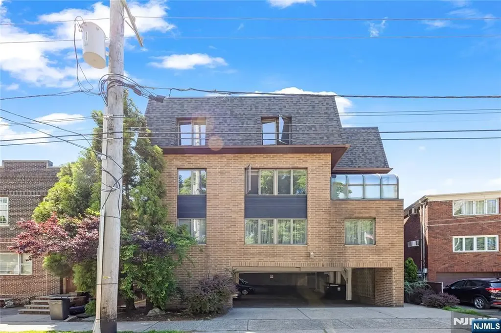 319 Gorge Road Cliffside Park NJ 07010