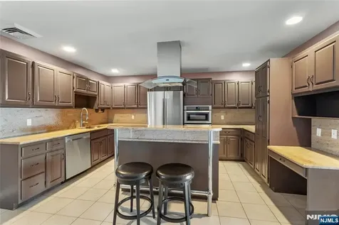 300 Gorge Road Cliffside Park NJ 07010