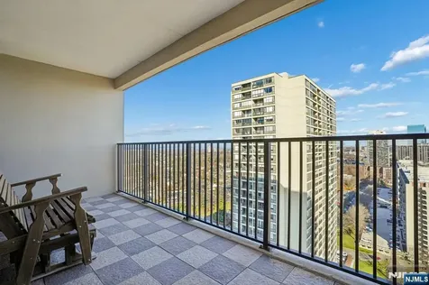 5 Horizon Road Fort Lee NJ 07024