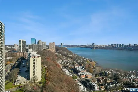5 Horizon Road Fort Lee NJ 07024