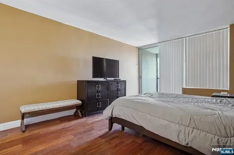 5 Horizon Road Fort Lee NJ 07024