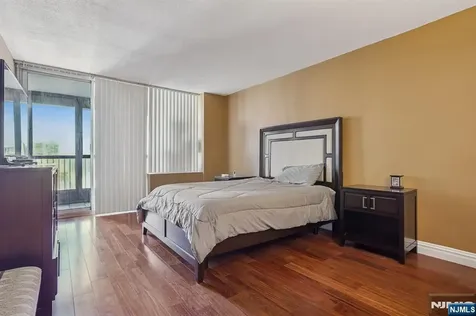 5 Horizon Road Fort Lee NJ 07024
