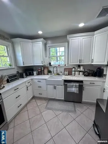 27 Lake Street North Haledon NJ 07508
