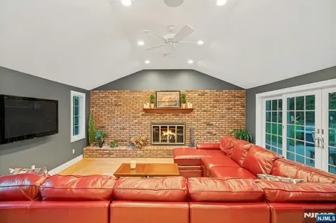 195 Overlook Place Mahwah NJ 07430