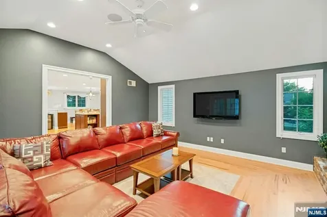 195 Overlook Place Mahwah NJ 07430