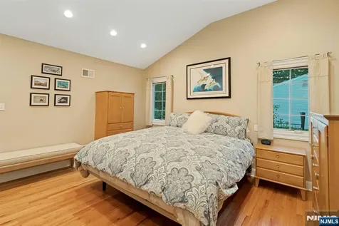 195 Overlook Place Mahwah NJ 07430