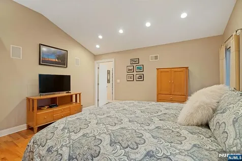 195 Overlook Place Mahwah NJ 07430