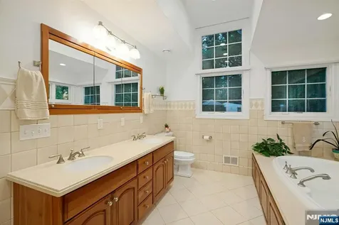 195 Overlook Place Mahwah NJ 07430