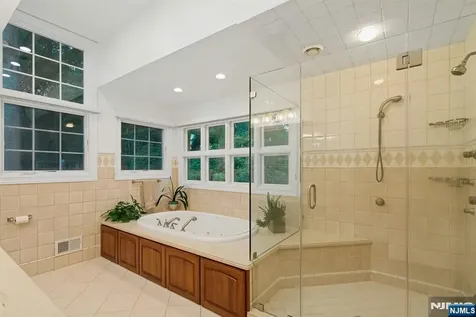 195 Overlook Place Mahwah NJ 07430