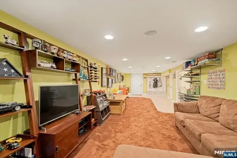 195 Overlook Place Mahwah NJ 07430