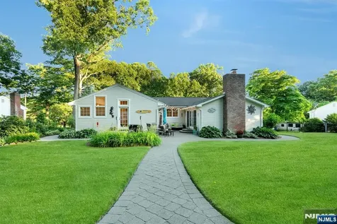 195 Overlook Place Mahwah NJ 07430