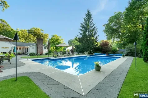 195 Overlook Place Mahwah NJ 07430