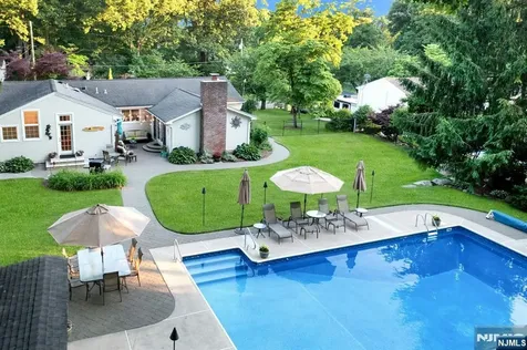 195 Overlook Place Mahwah NJ 07430