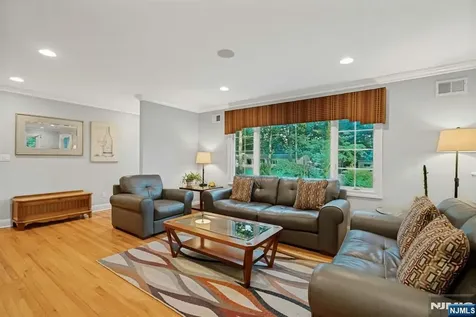 195 Overlook Place Mahwah NJ 07430