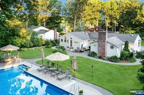 195 Overlook Place Mahwah NJ 07430