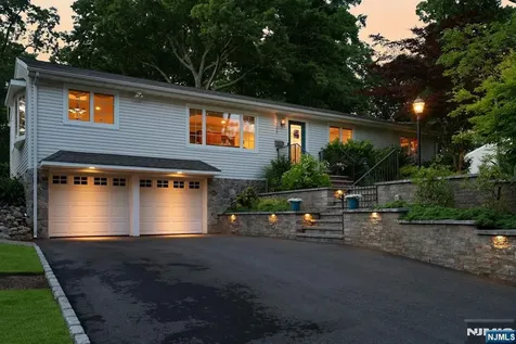 195 Overlook Place Mahwah NJ 07430