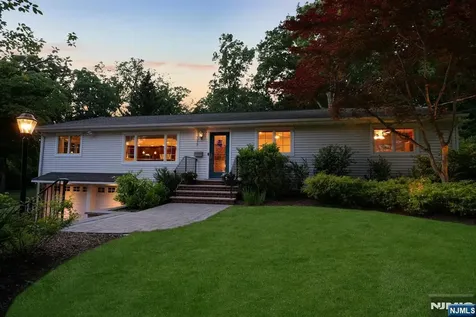 195 Overlook Place Mahwah NJ 07430