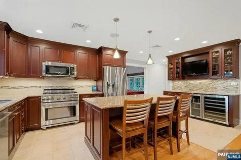 195 Overlook Place Mahwah NJ 07430