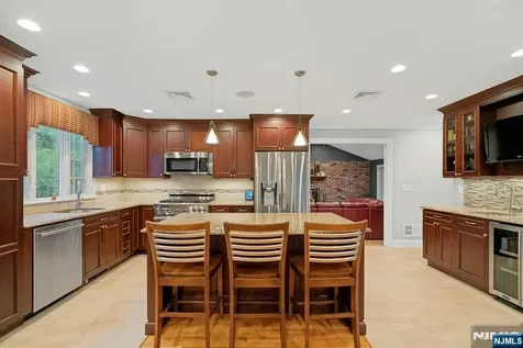 195 Overlook Place Mahwah NJ 07430