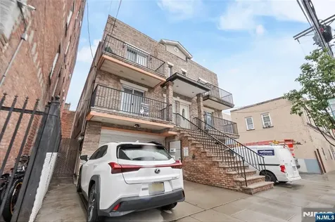 2705 Central Avenue Union City NJ 07087