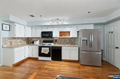 2705 Central Avenue Union City NJ 07087