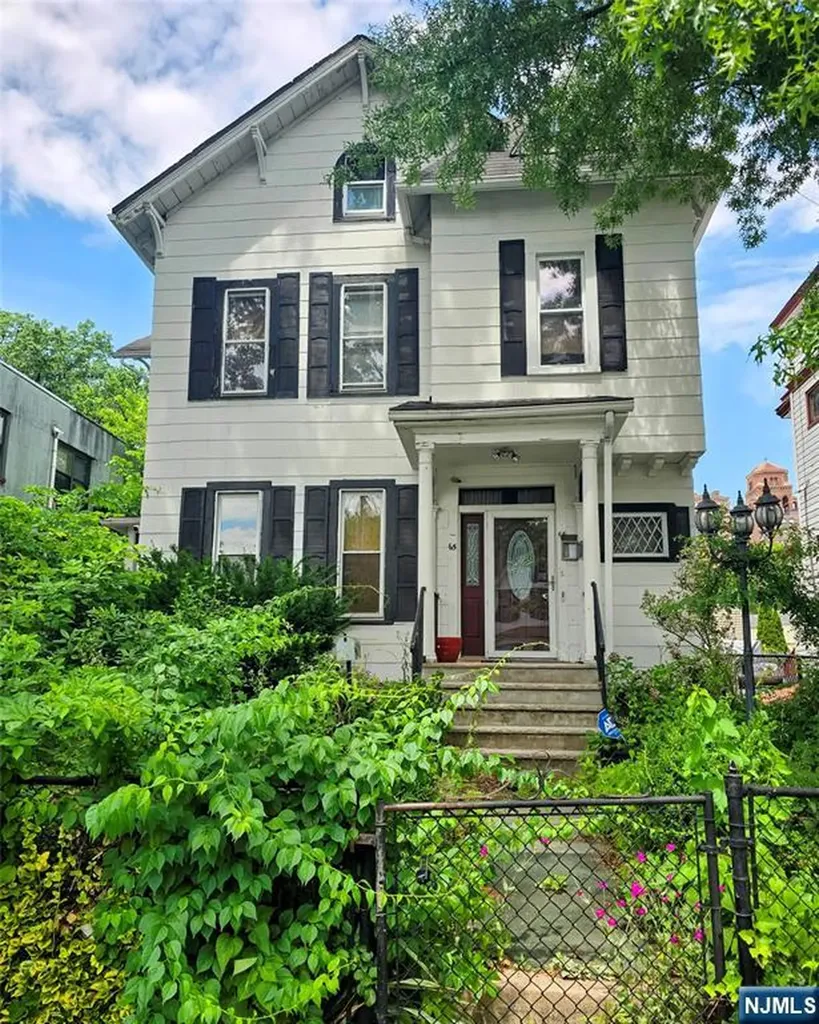65 Lincoln Street East Orange NJ 07017