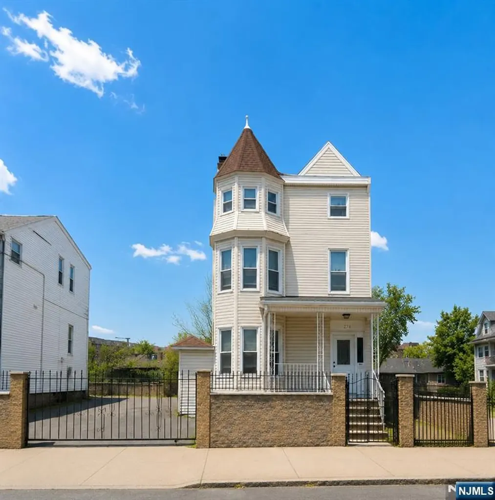 272-274 Parker Street Newark NJ 07104