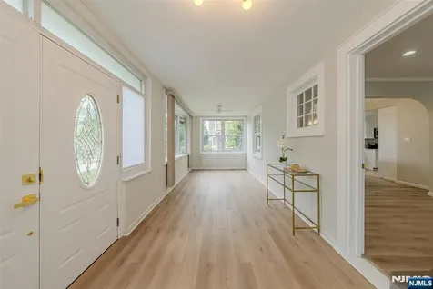 933 Maple Avenue Ridgefield NJ 07657