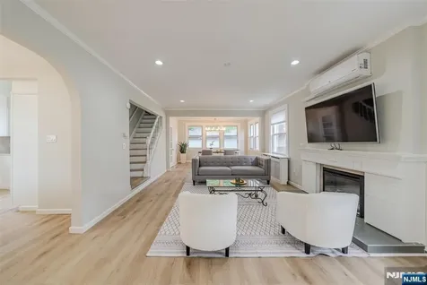 933 Maple Avenue Ridgefield NJ 07657