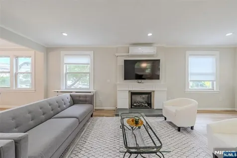 933 Maple Avenue Ridgefield NJ 07657