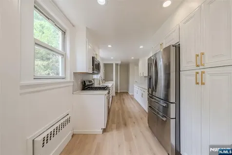 933 Maple Avenue Ridgefield NJ 07657