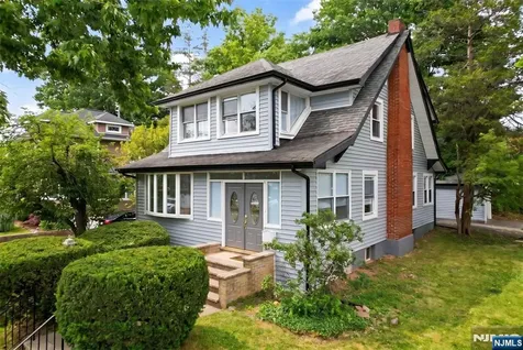 933 Maple Avenue Ridgefield NJ 07657