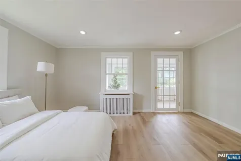 933 Maple Avenue Ridgefield NJ 07657