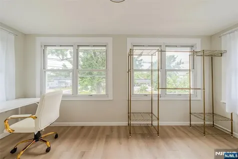 933 Maple Avenue Ridgefield NJ 07657