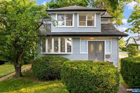 933 Maple Avenue Ridgefield NJ 07657