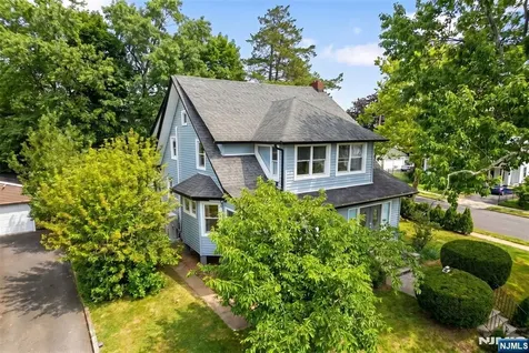 933 Maple Avenue Ridgefield NJ 07657