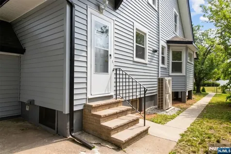 933 Maple Avenue Ridgefield NJ 07657