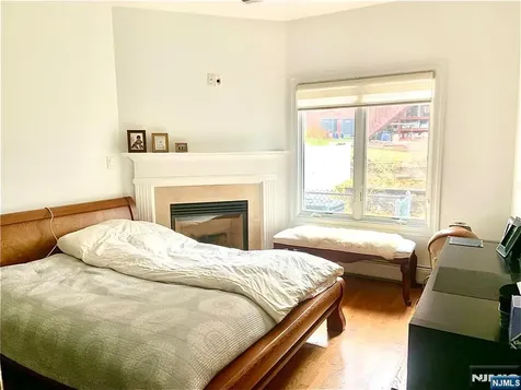 212 7th Palisades Park NJ 07650