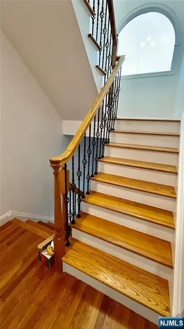 212 7th Palisades Park NJ 07650