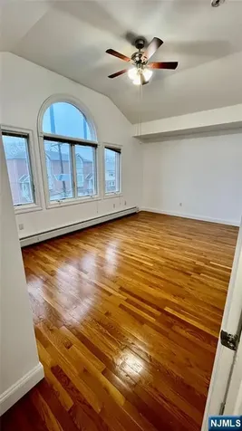 212 7th Palisades Park NJ 07650