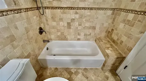 212 7th Palisades Park NJ 07650