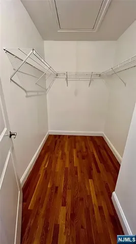 212 7th Palisades Park NJ 07650