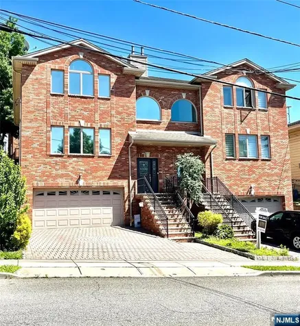 212 7th Palisades Park NJ 07650
