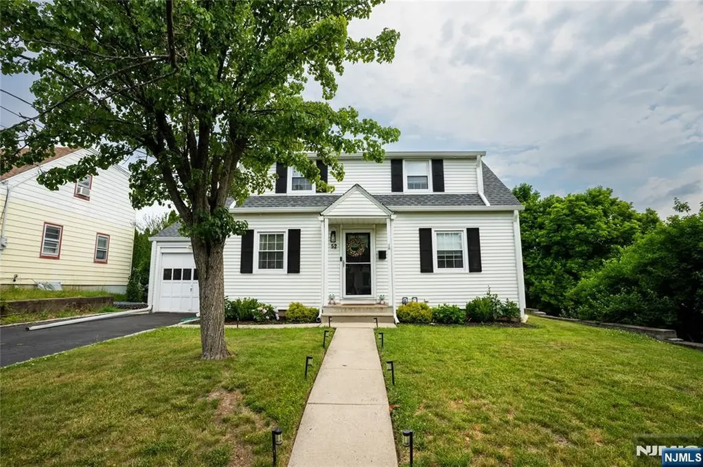 52 Knollwood Terrace Clifton NJ 07012