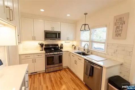 52 Knollwood Terrace Clifton NJ 07012