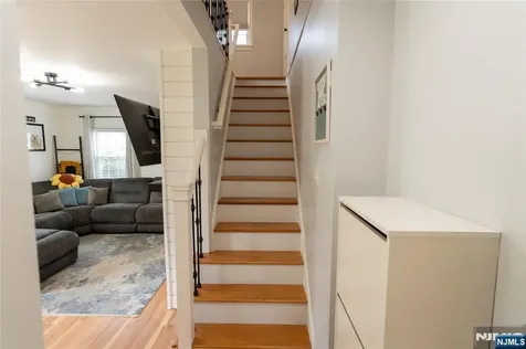 52 Knollwood Terrace Clifton NJ 07012