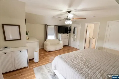 52 Knollwood Terrace Clifton NJ 07012